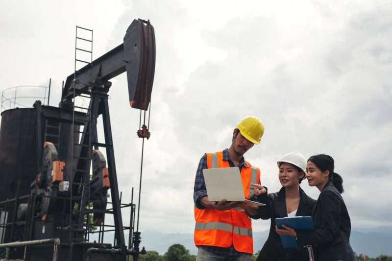 Does Your Employer’s Insurance Cover Oilfield Injuries? What Lawyers Want You to Know